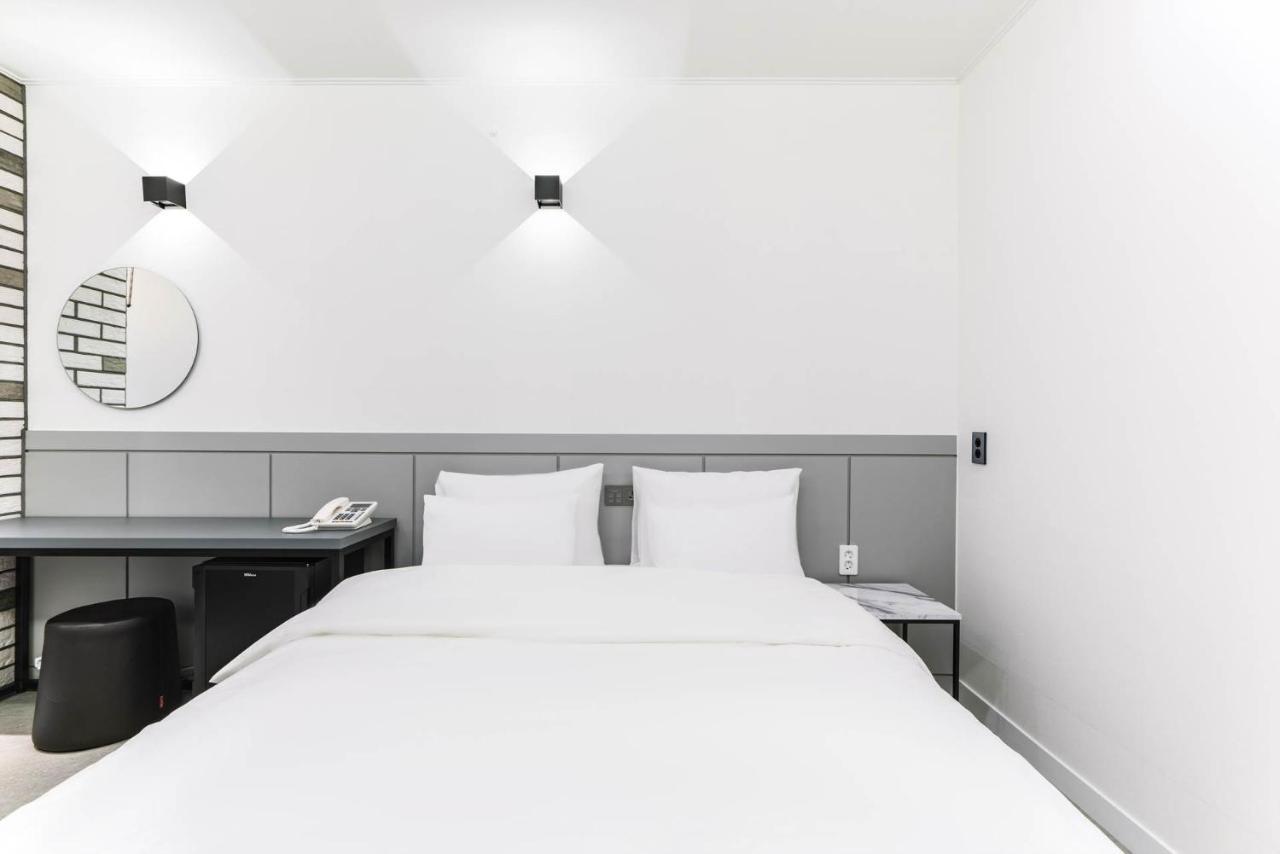 Pyeongtaek Godeok Rich Stay Hotel Exterior photo